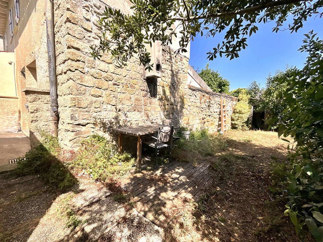 Maison à MAURECOURT