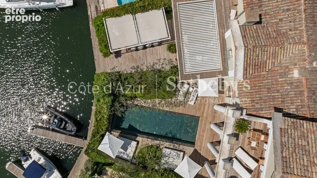 Port Grimaud, Maison de Maître de 538 m² avec piscine et deux amarrages privés de 24 mètres - photo 8