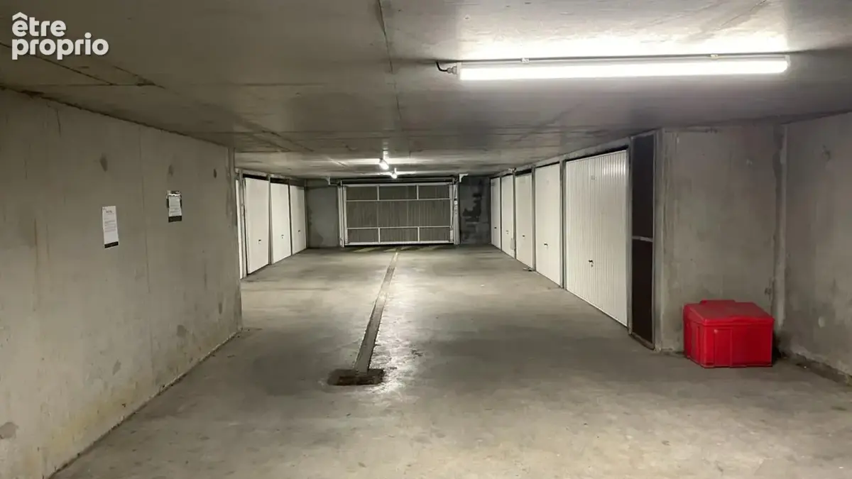 A vendre garage en sous-sol - Rue Camille Desmoulins - photo 4