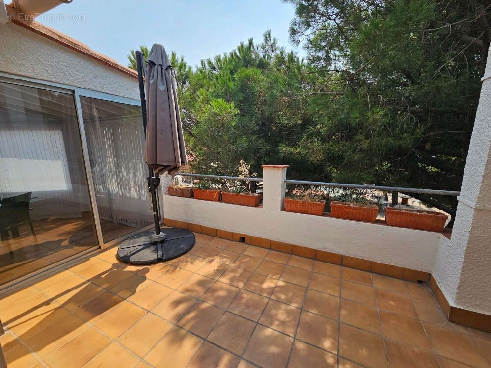 Local + logement t5 - le village - le barcares - photo 9