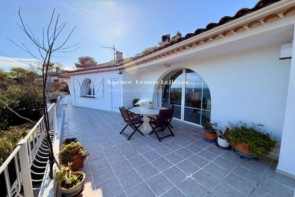 Maison à LES ISSAMBRES