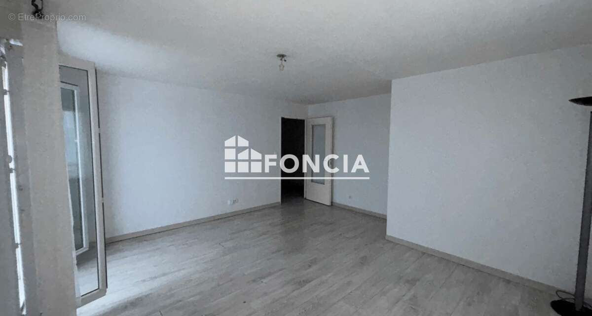 Appartement à ROISSY-EN-BRIE