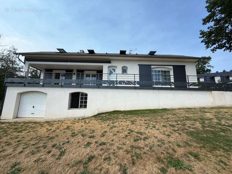 Superbe villa en position dominante aux portes de LOURDES ! - photo 2