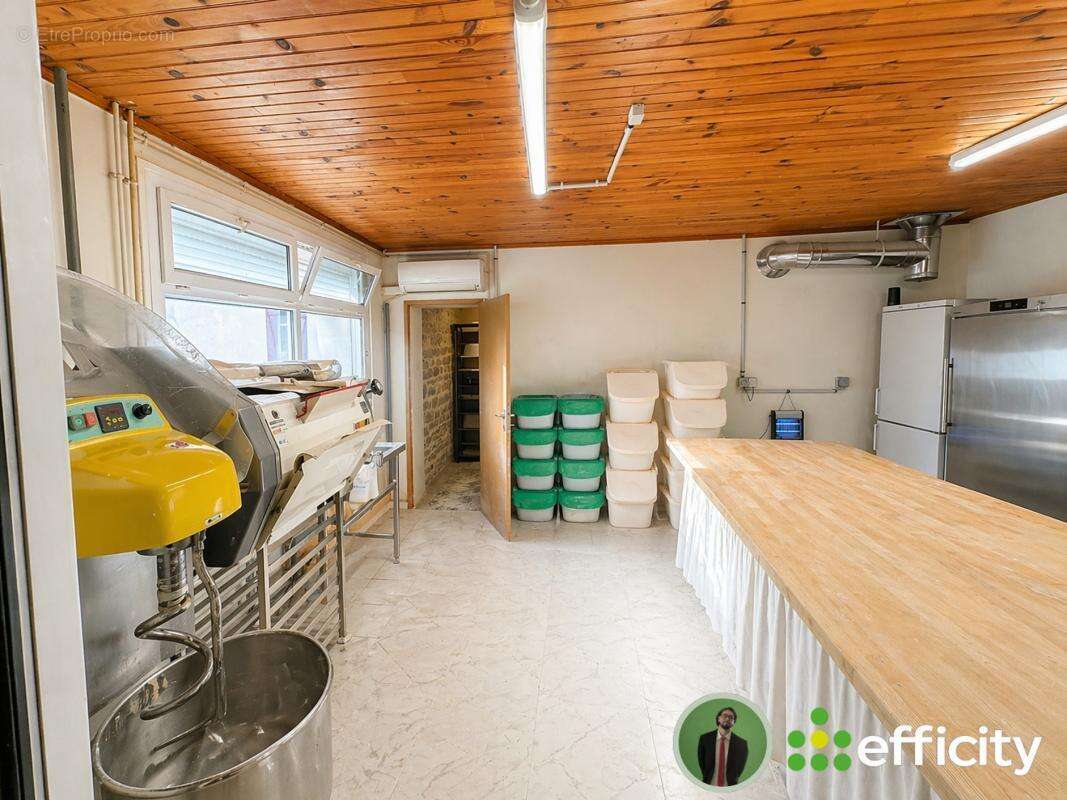 Commerce à ASNANS-BEAUVOISIN