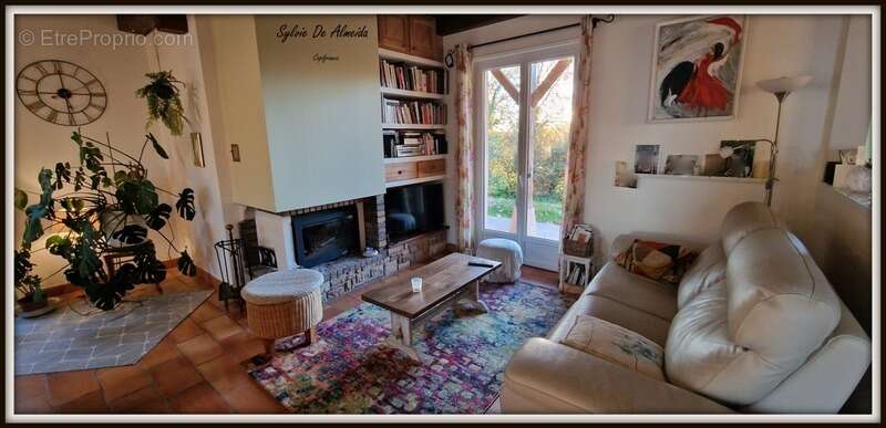 Propriété à vendre entre BIZIAT et PONT DE VEYLE (01) 16,5 Ha, vue, maison 145 m², ferme à rénover 170 m², pigeonnier, hangar, é - photo 8