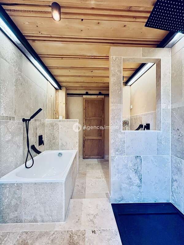 Maison à FLASSANS-SUR-ISSOLE