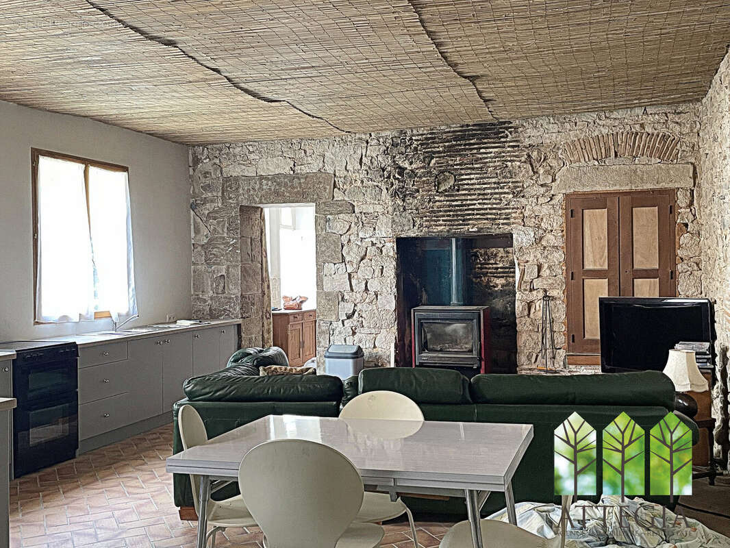 Maison à CHATELUS-MALVALEIX