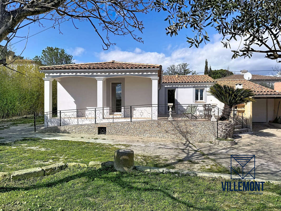 Maison de plain-pied - Maison à CALVISSON