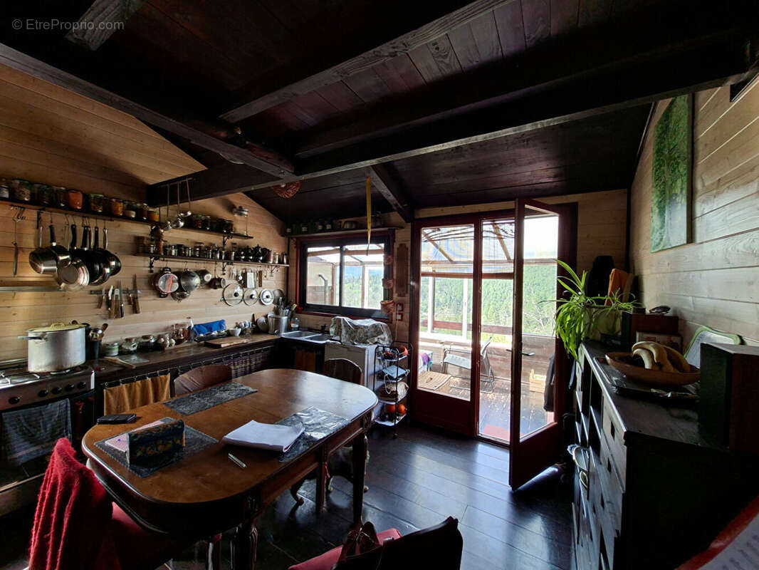 Maison à AUJAC