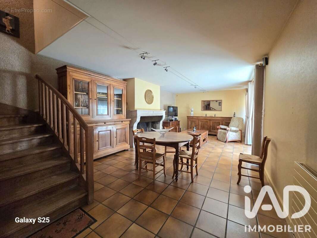 Maison 188 m² à Neuville-De-Poitou  - photo 4