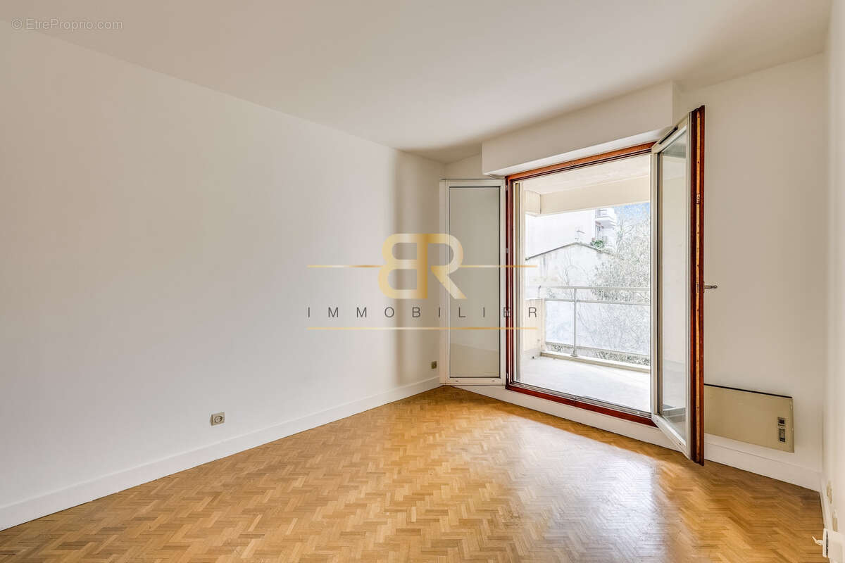 Appartement à PARIS-20E