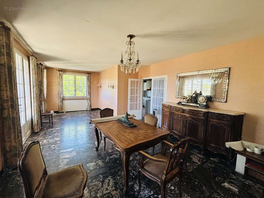 Maison 195 m² à Romans-Sur-Isere  - photo 5