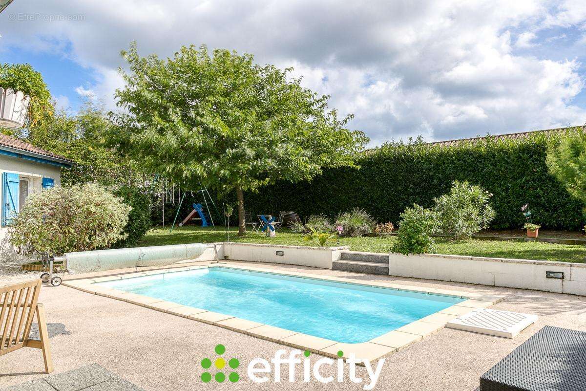 Maison à AUBERIVES-SUR-VAREZE