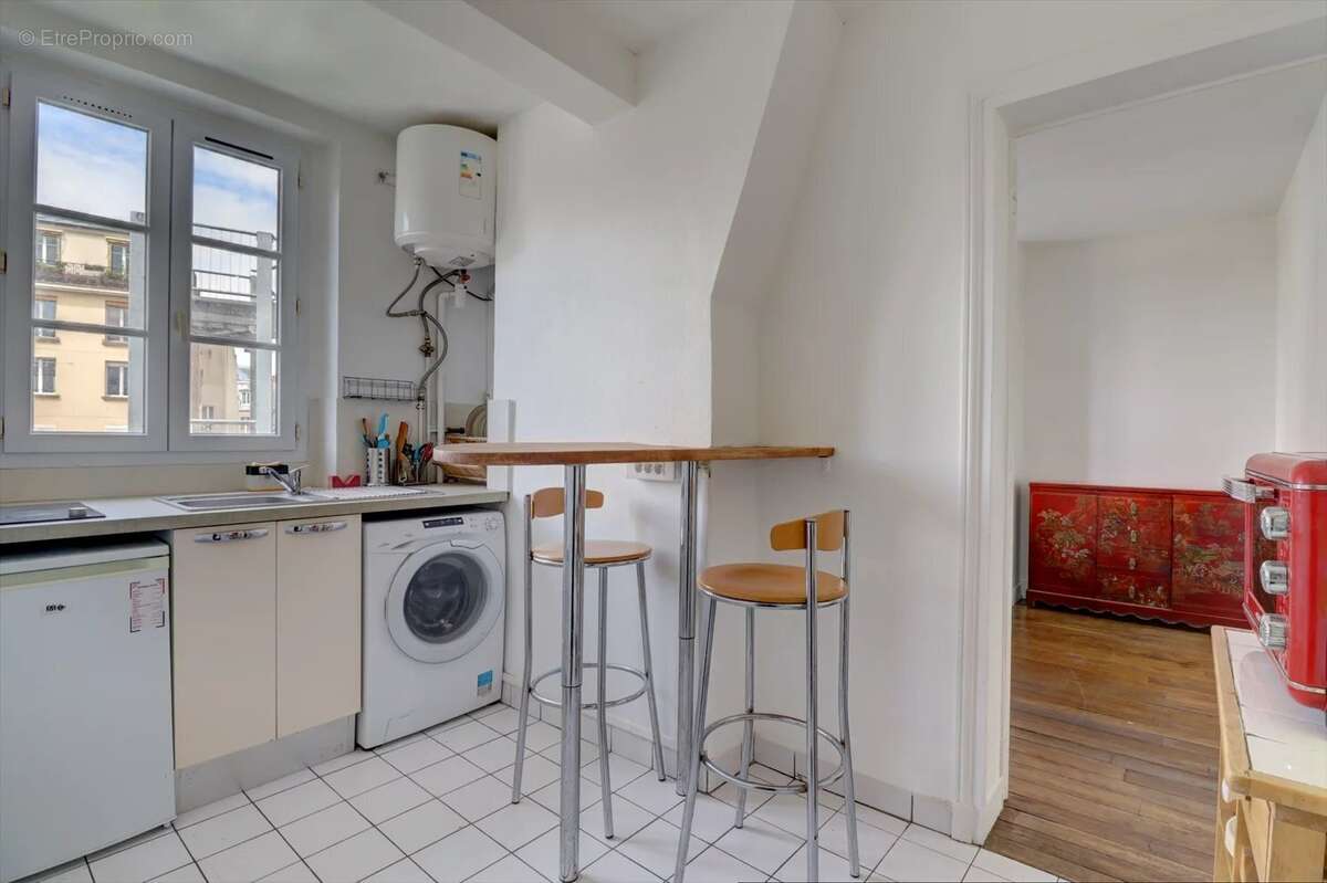 Appartement à PARIS-17E