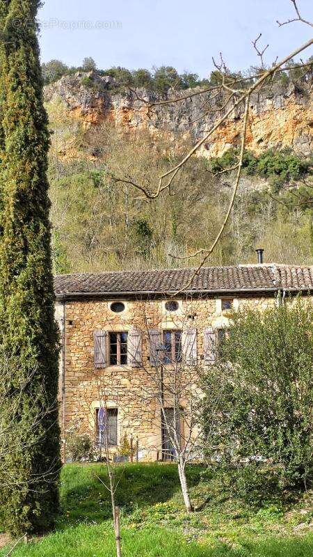 Maison à LARROQUE
