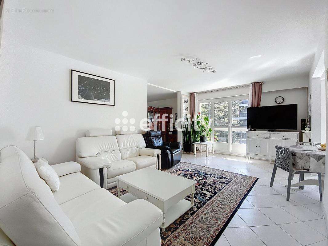 Appartement à SAINT-GRATIEN