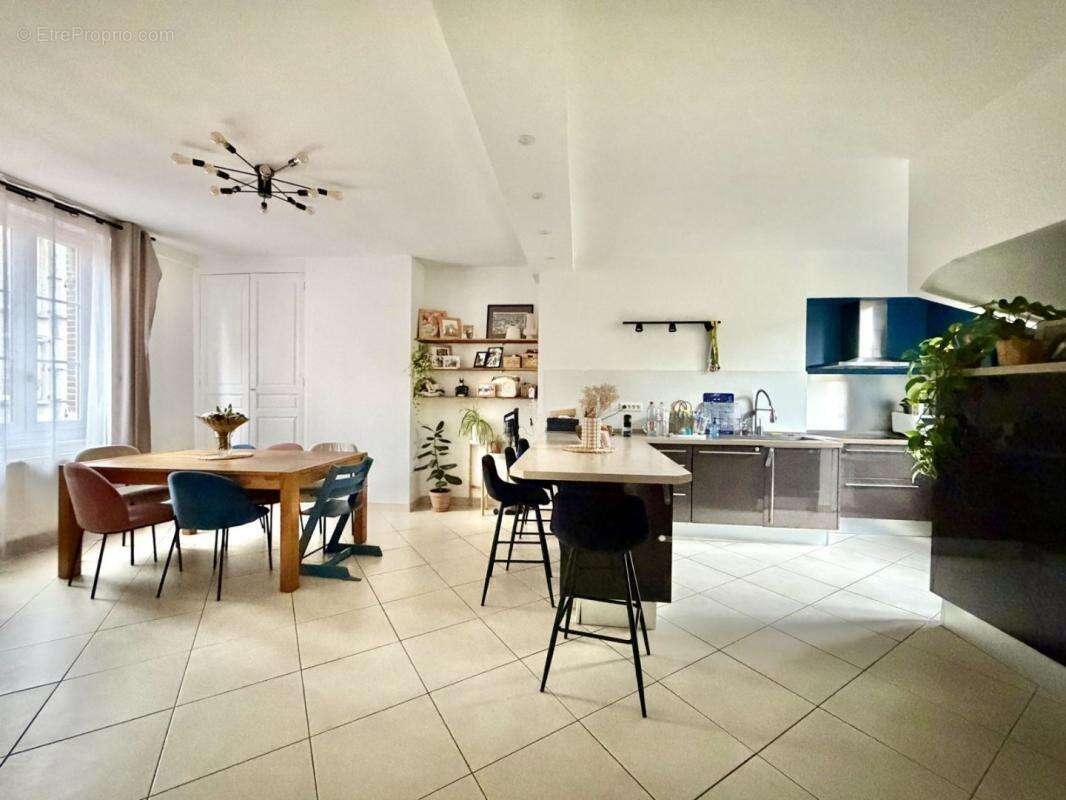 Maison 197 m² à Dreux  - photo 2