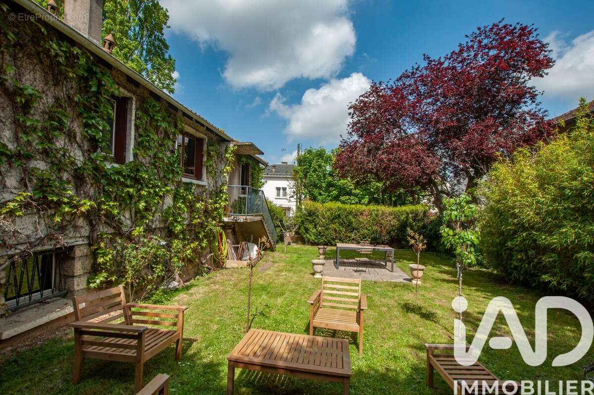 Photo 2 - Maison à LA CELLE-SAINT-CLOUD