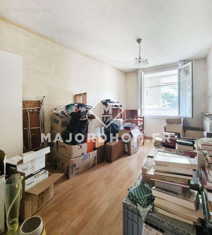 Appartement à MARSEILLE-4E