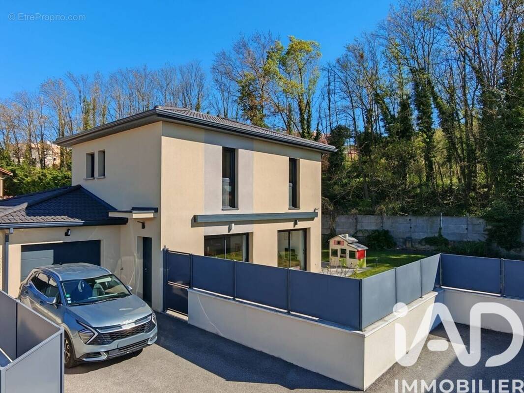 Photo 1 - Maison à NEUVILLE-SUR-SAONE