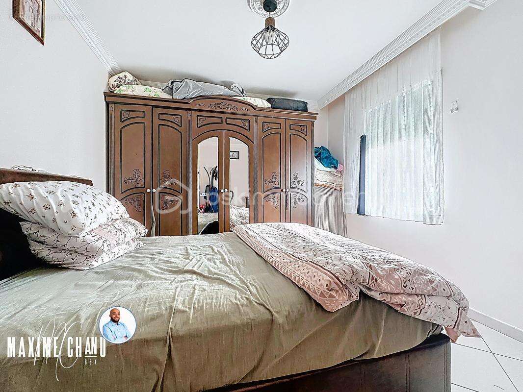À Vendre : Belle Maison de 155 m² à Gignac, au Calme et Proche du Centre - photo 11