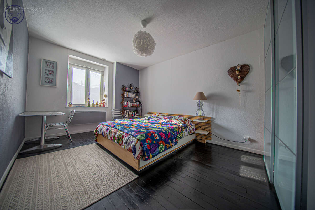 Maison à THIAUCOURT-REGNIEVILLE