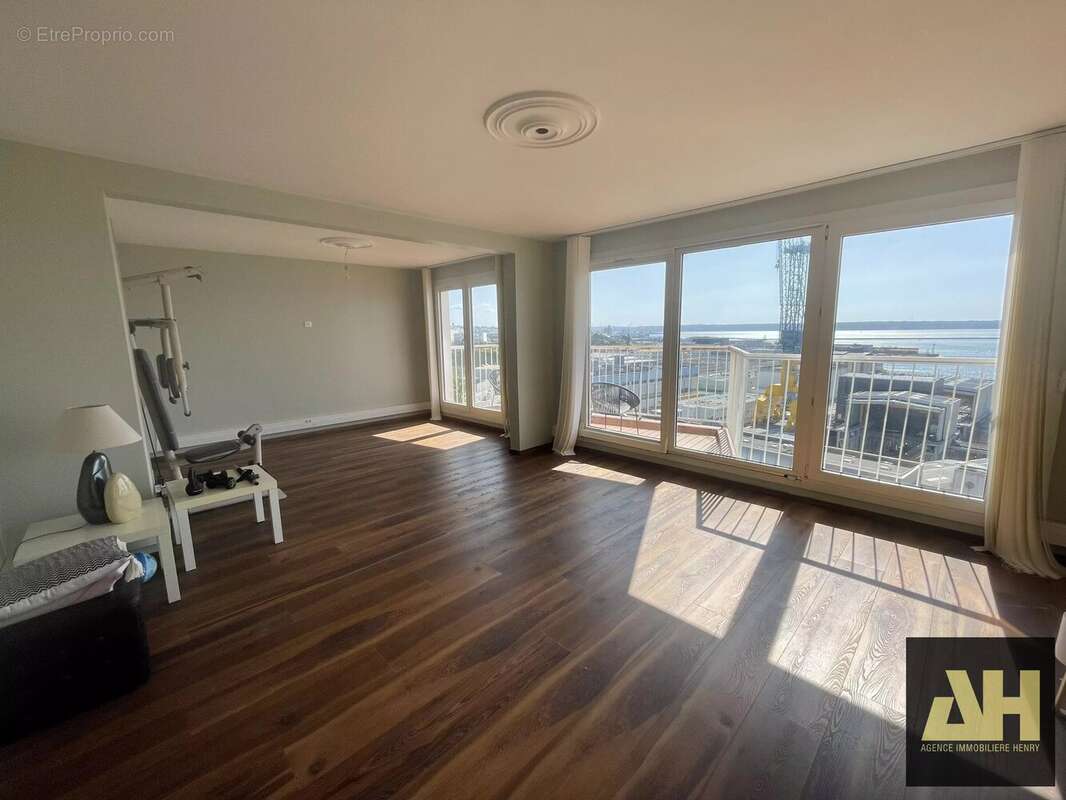 Exclusivité – appartement d'exception - vue mer panoramique - ascenseur privatif - 5 chambres - parkings - photo 7