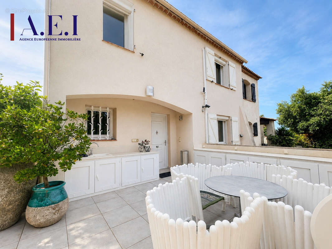 Maison à SIX-FOURS-LES-PLAGES