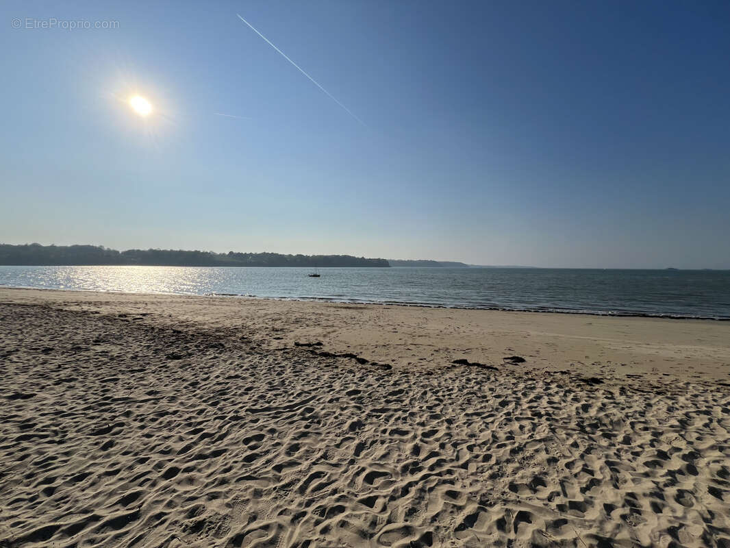 Terrain à SAINT-JACUT-DE-LA-MER