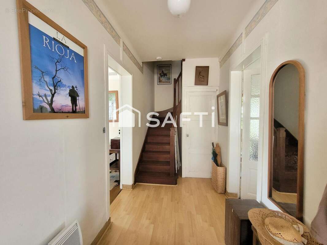 Maison 150 m² à Barrou  - photo 4