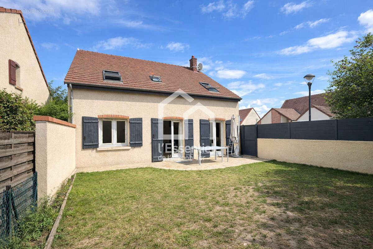 Maison à VERNEUIL-SUR-SEINE