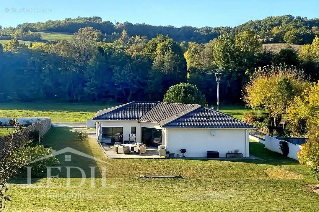 Maison à COLAYRAC-SAINT-CIRQ