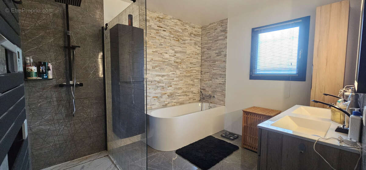 Maison à PONT-DU-CHATEAU