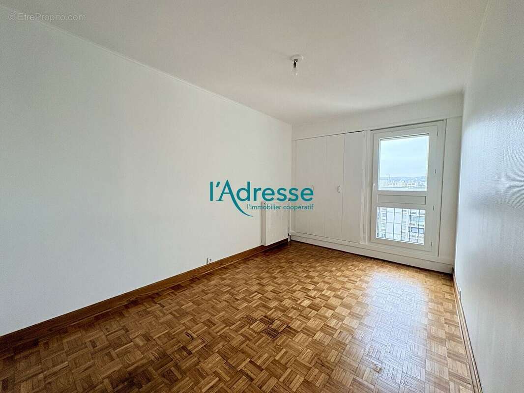 Appartement à NANTERRE