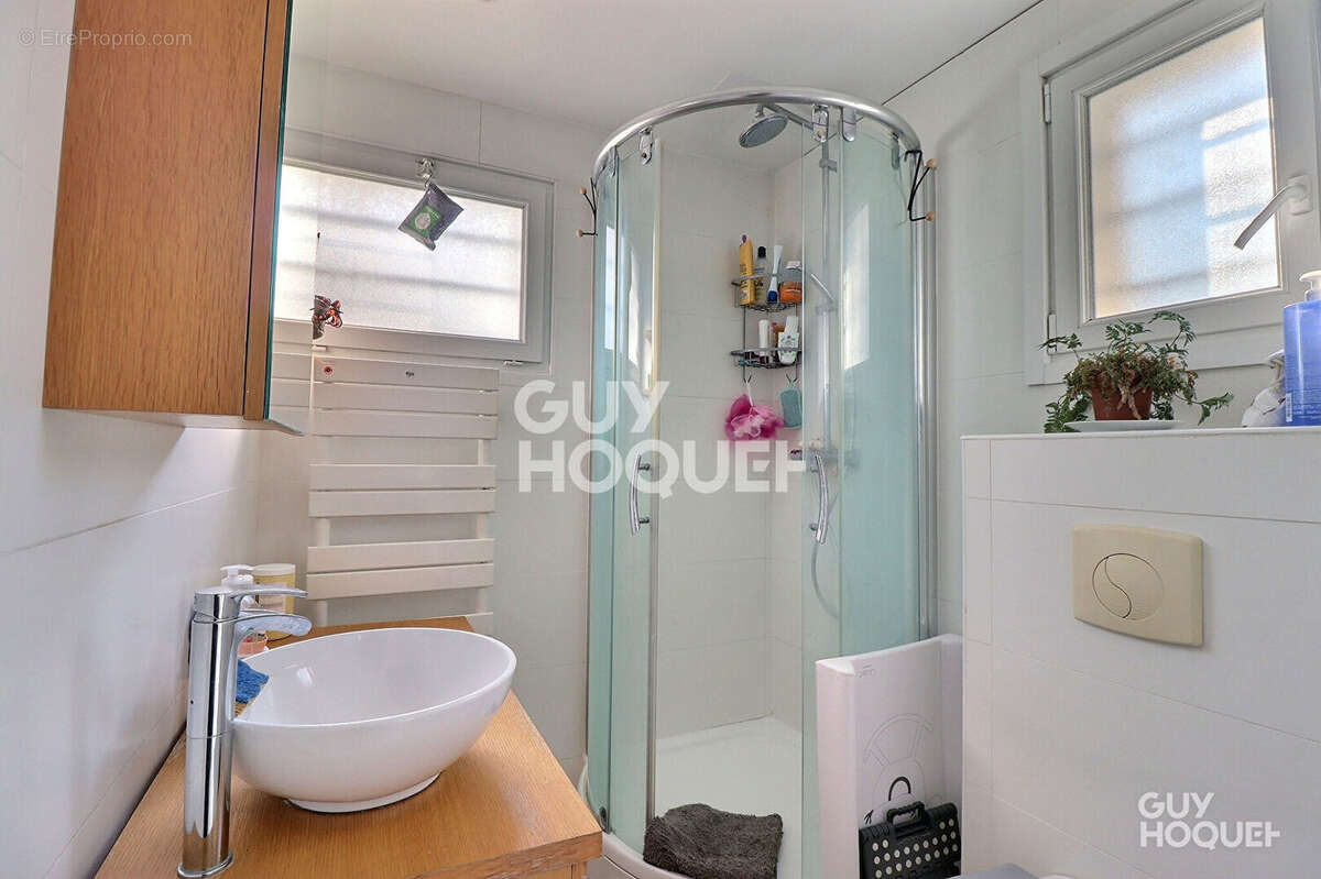 Maison à SAINTE-GENEVIEVE-DES-BOIS