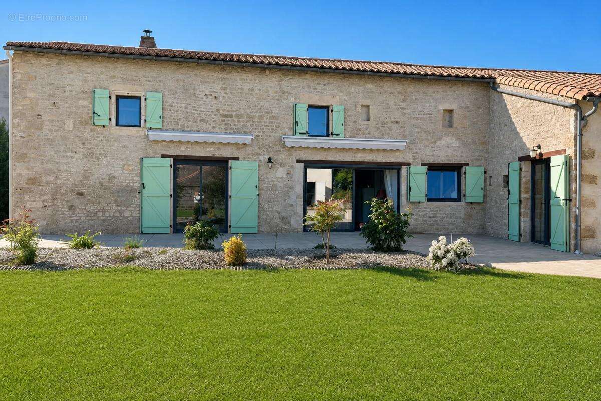 Magnifique maison rénovée à Coulonges-sur-l'Autize - photo 16