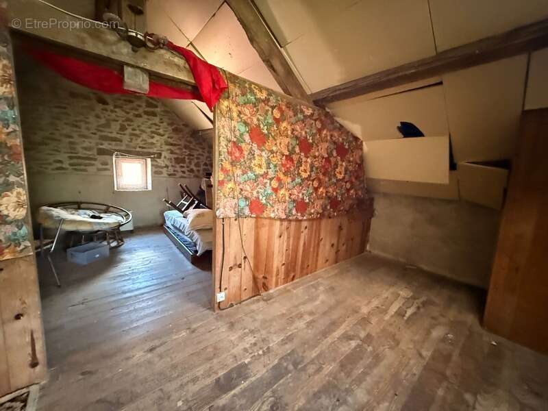 Maison à LA CELLE-DUNOISE