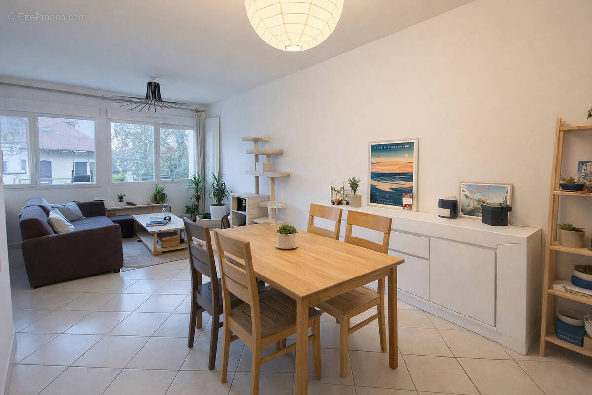 Appartement à EVIAN-LES-BAINS