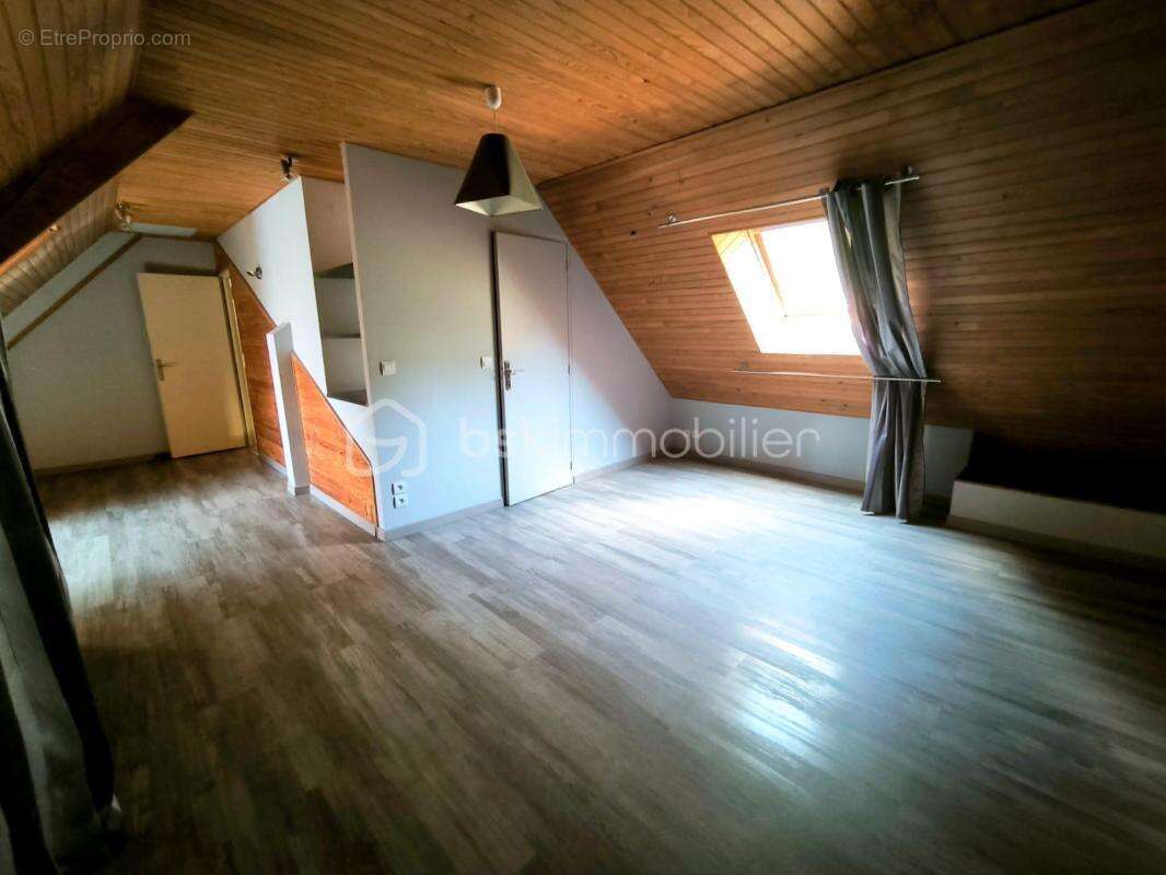 NOUVEAU PRIX – Maison familiale, volumes et terrain arboré au rendez-vous - photo 19
