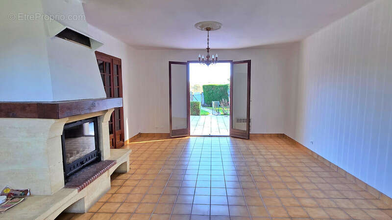 Maison à ORADOUR-SUR-GLANE