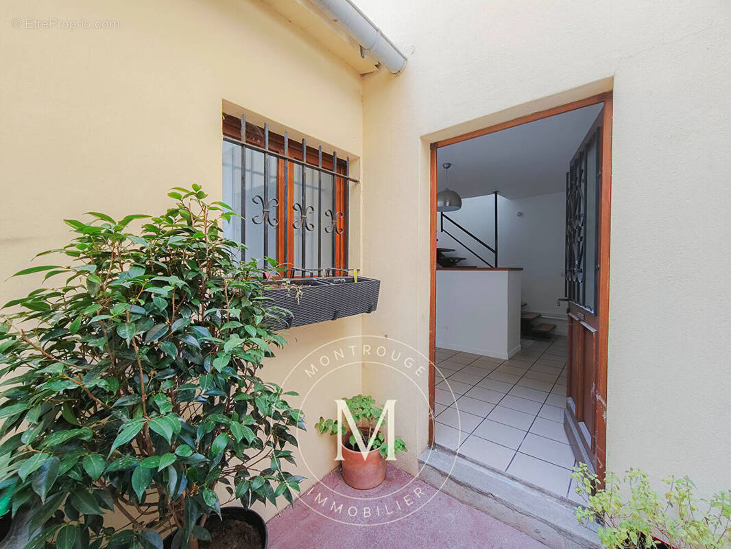 Appartement à MONTROUGE