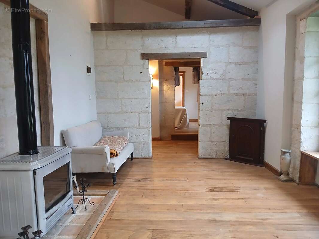 Maison à AUBETERRE-SUR-DRONNE