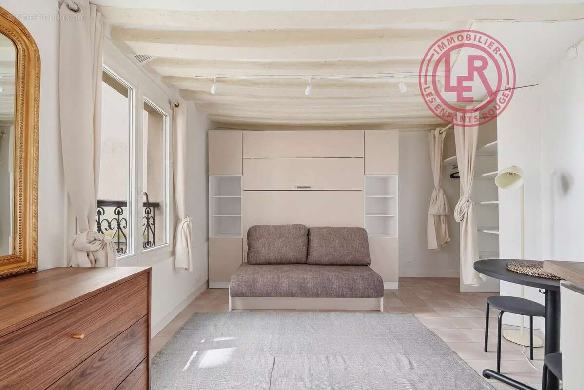 Appartement à PARIS-3E