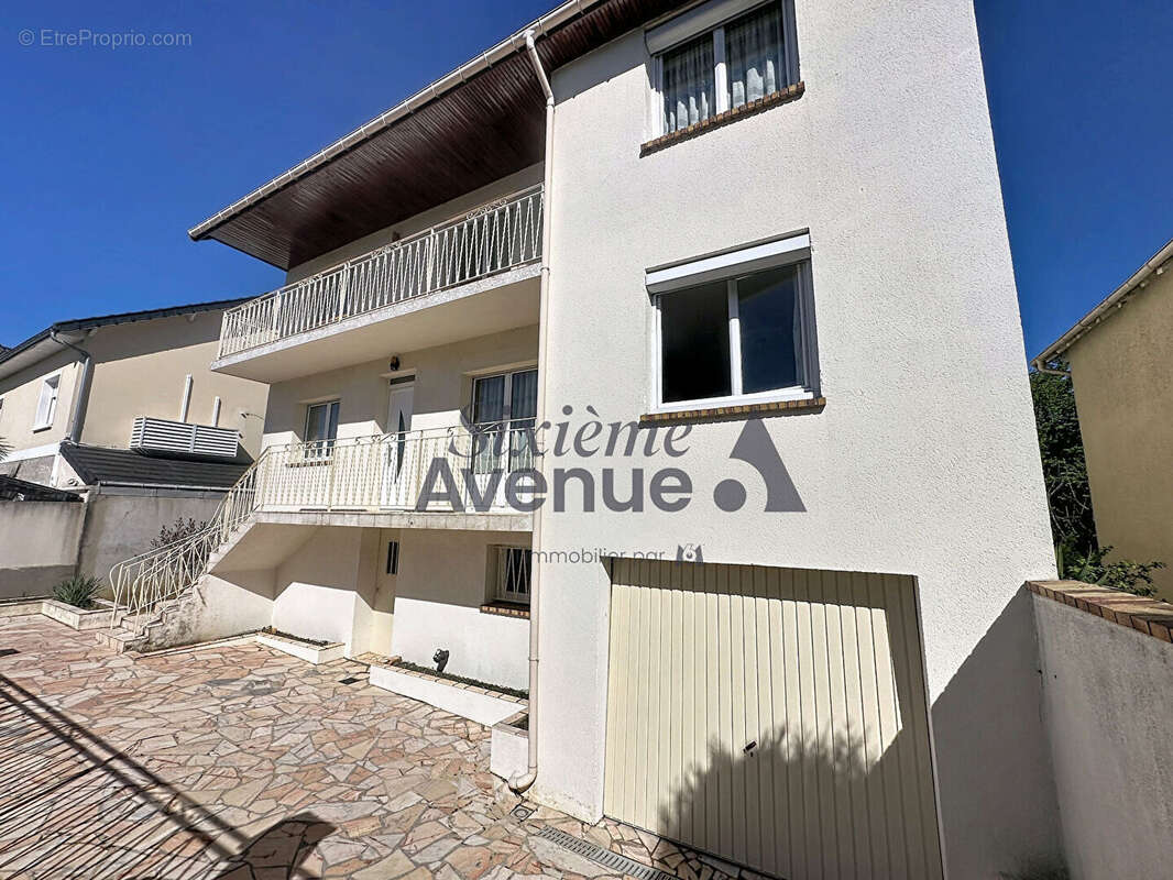 Maison à CHENNEVIERES-SUR-MARNE