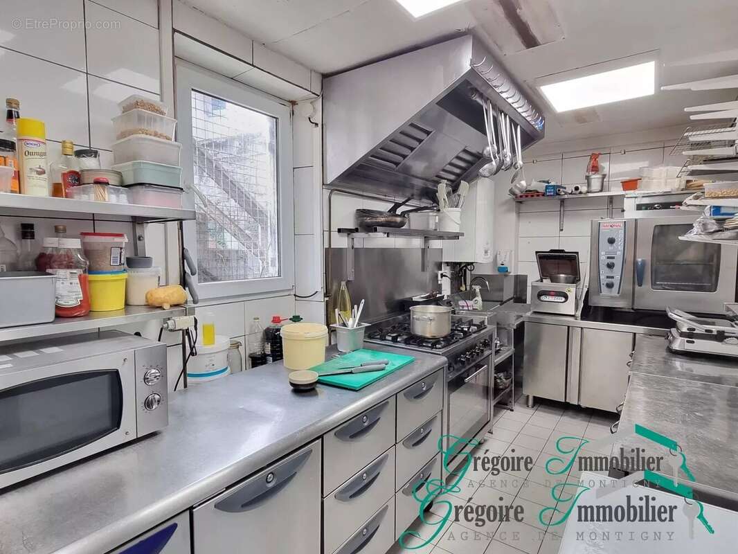 Commerce à MONTIGNY-SUR-LOING