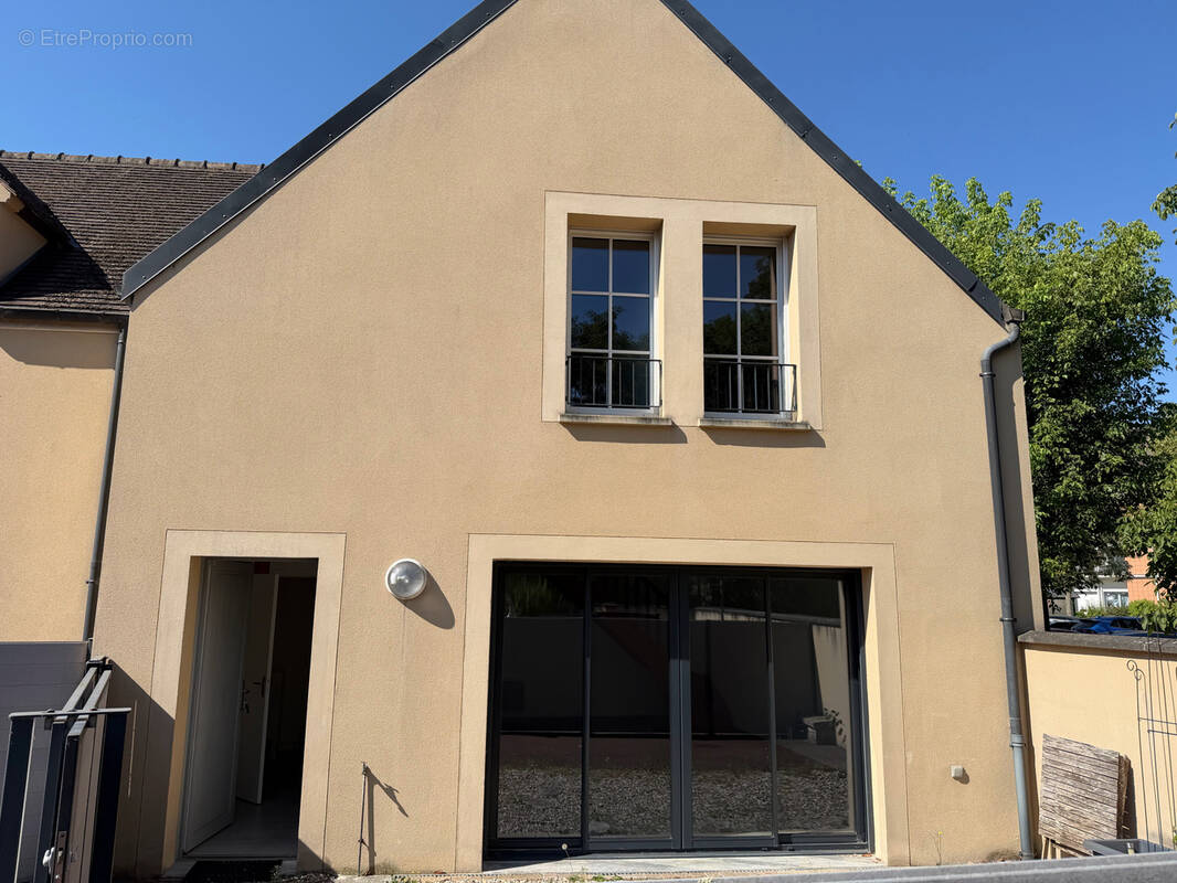 Maison à HOUDAN