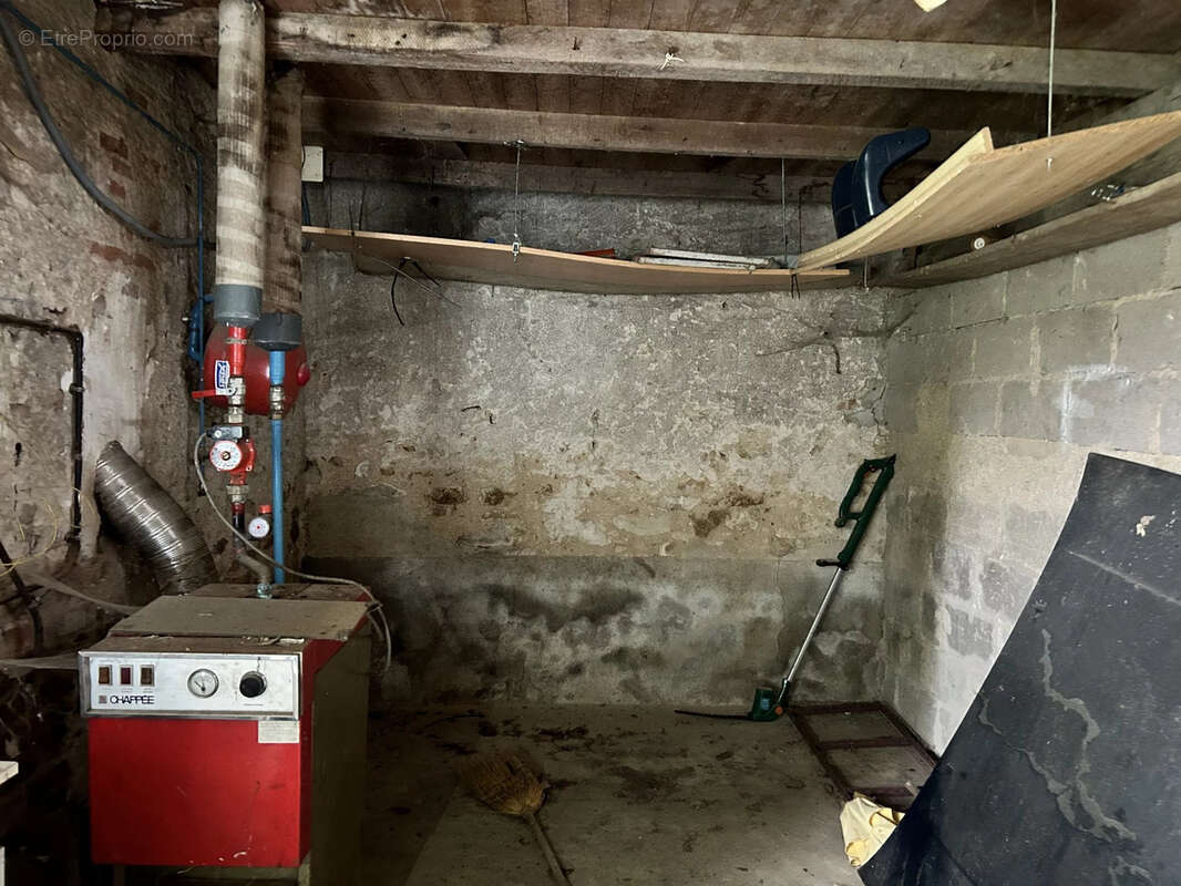 Maison à NURET-LE-FERRON