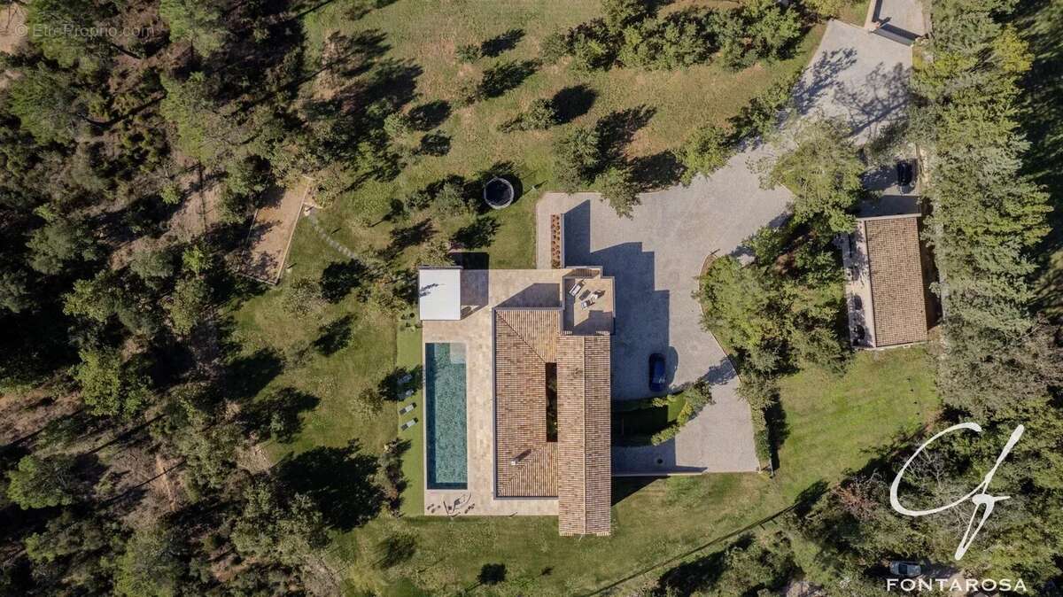 Maison à BAGNOLS-EN-FORET