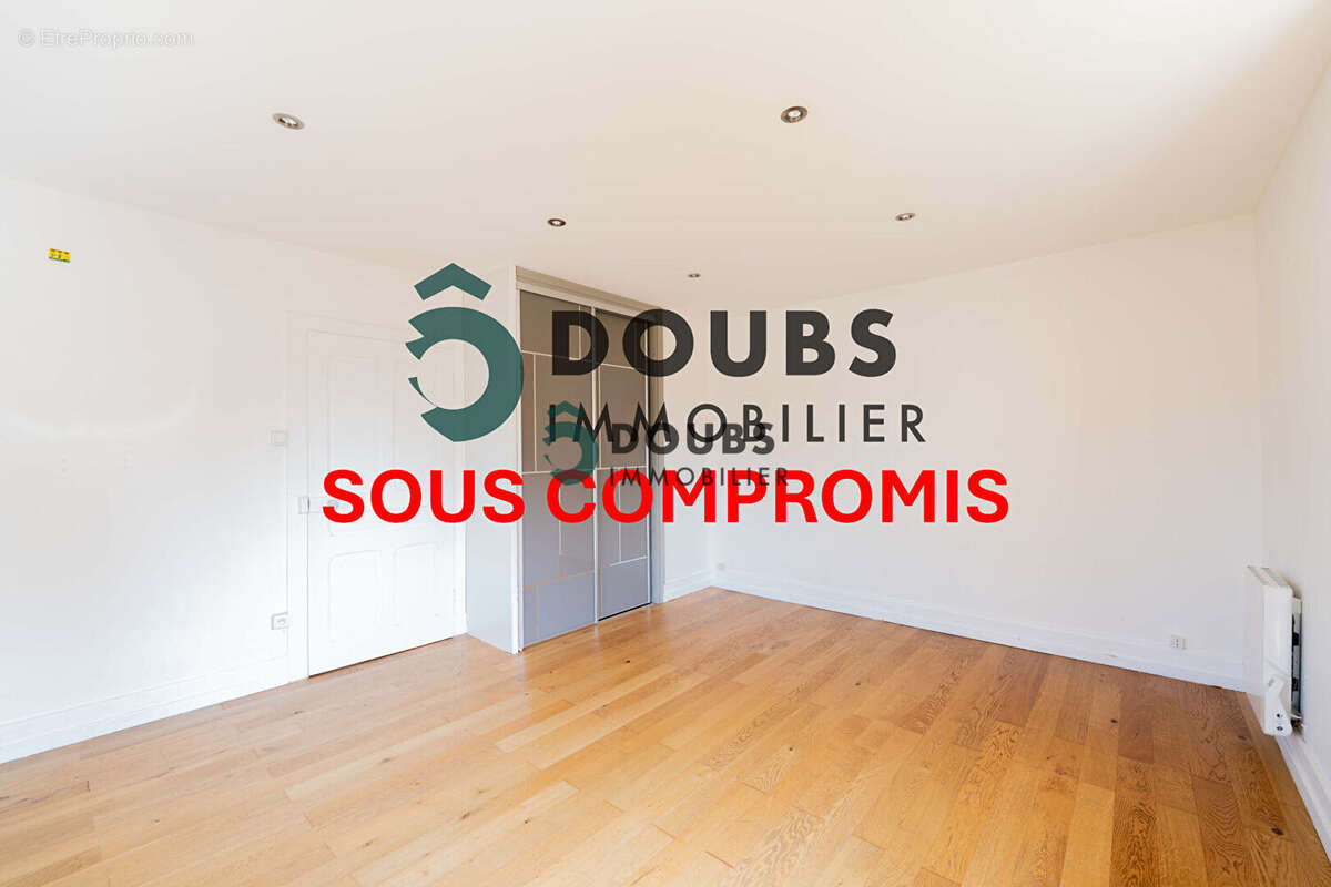 Maison à GUYANS-VENNES