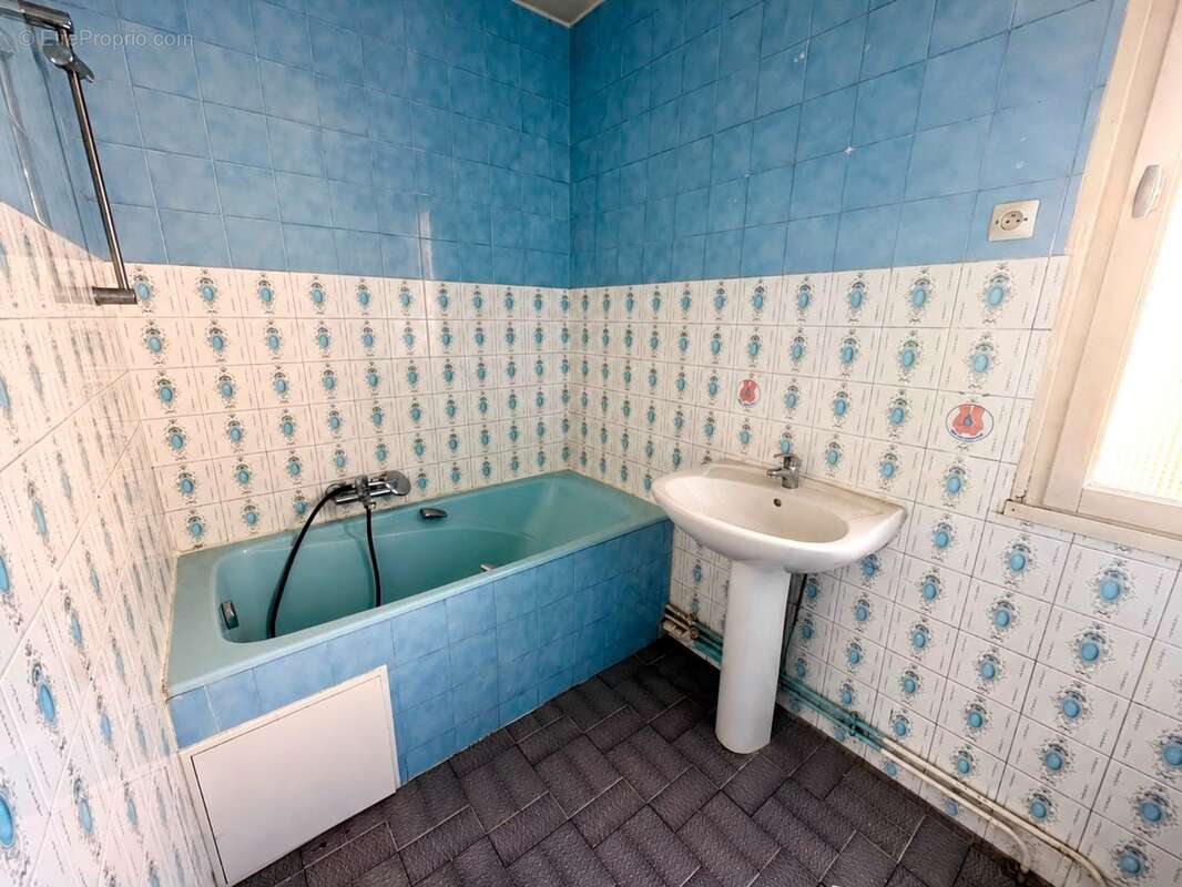 FIRMINY – Appartement T4 de 95,44 m² avec garage, cave et trois balcons - photo 6